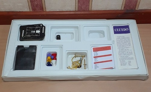Waddingtons cluedo board game. Players 2-6. Ages 8-Adult. Great detective game. - Picture 4 of 7