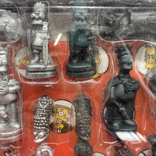 The Simpsons Chess Set Antiqued Metal-Style Boxed Complete 2005 - Picture 6 of 15