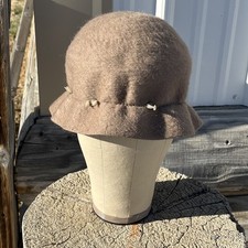 VTG Clover Lane Brown Wool Felt Cloche Hat Bow Shell Accents Women s Winter Fall