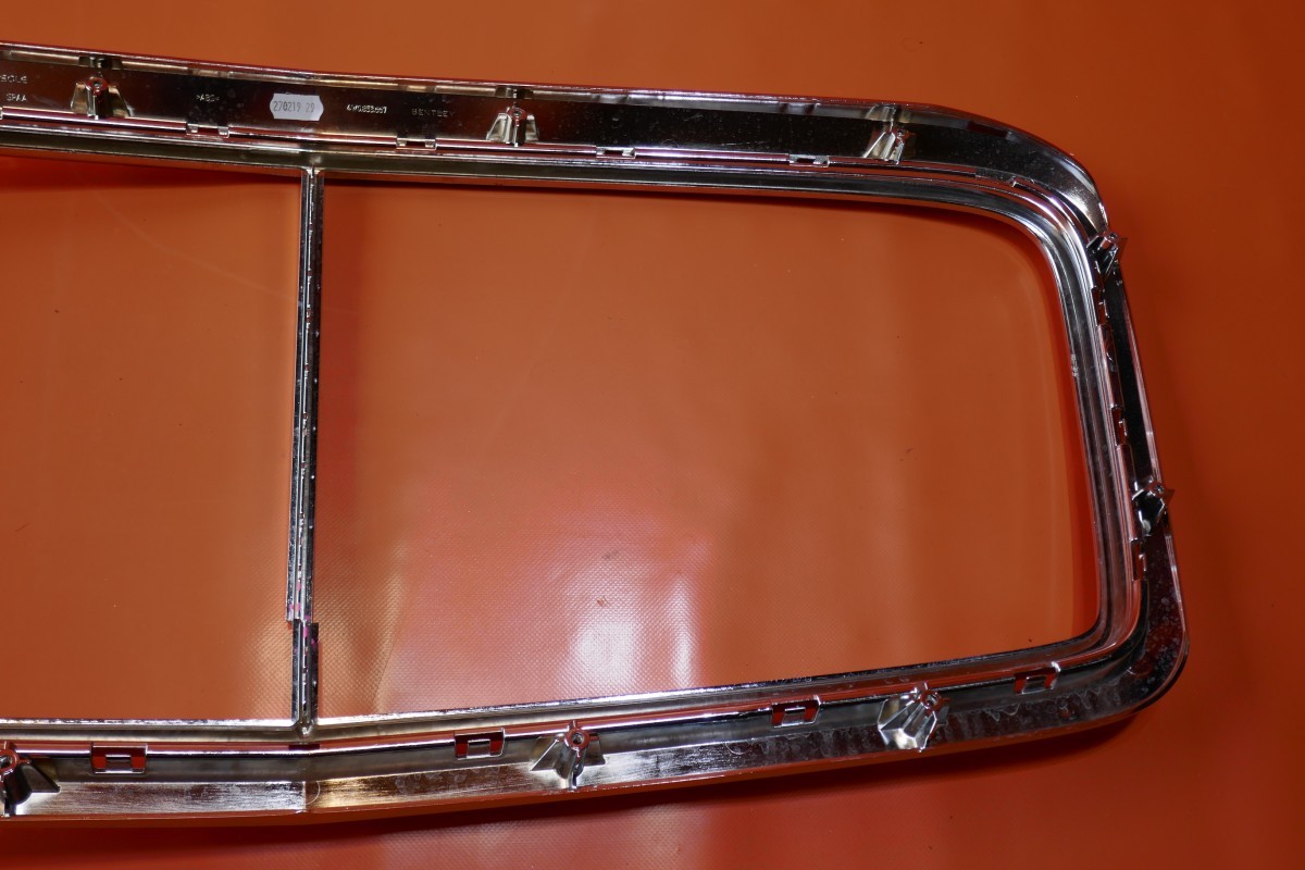 Bentley Flying Spur S 2016-2020 Bumper grille Chrome P/N 4W0853667