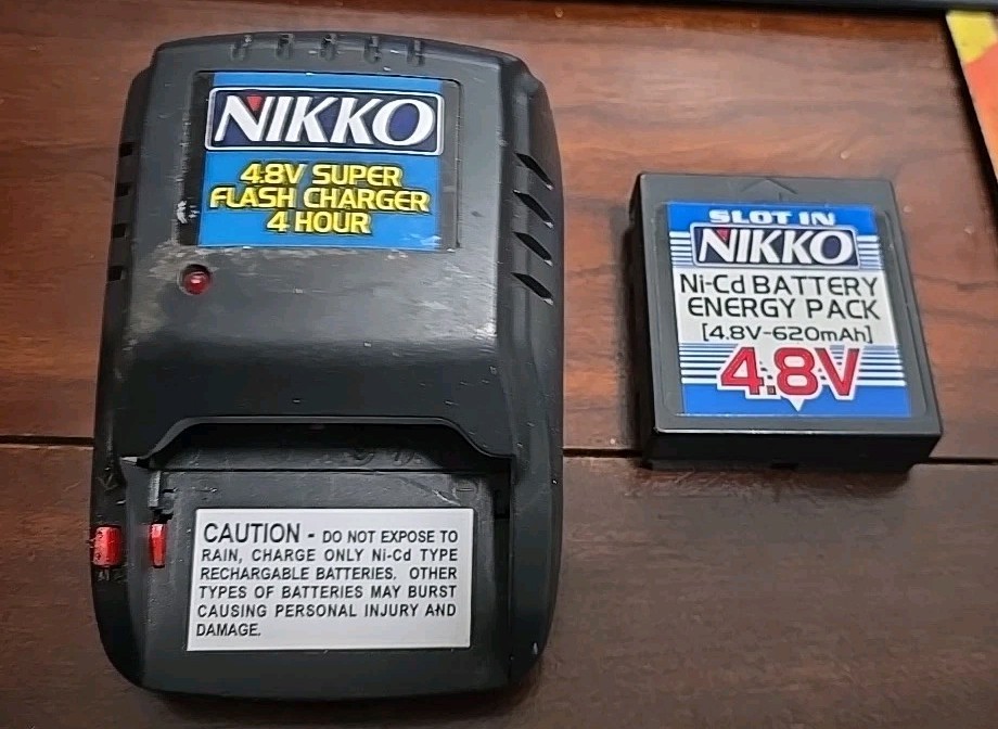 Slot in Nikko 4.8V 620mAh NiCd Battery Pack & Model 1244 4 hr