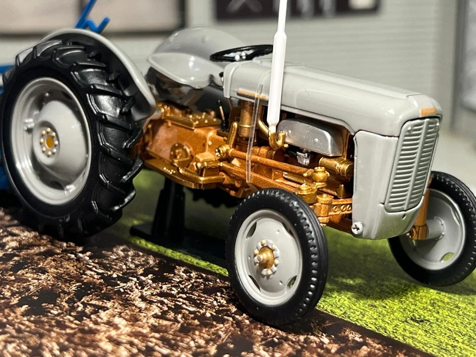 1:32 Ferguson FE35 1957 Grey Fergie Tractor & Ransomes Plough Model Boxed - Image 3 of 4