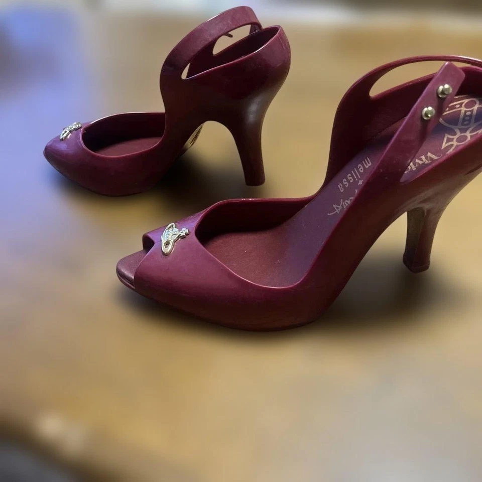 Sandálias de salto Vivienne Westwood Melissa Borgonha Bombas de Borracha 24,5cm Novo em folha - Imagem 2 de 4