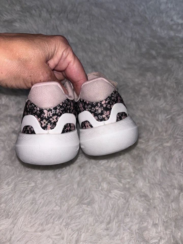 Adidas Cloudfoam niña talla Zapatilla deportiva de una correa de diseño floral 9. Lindo, cómodo Foto 4 de 4