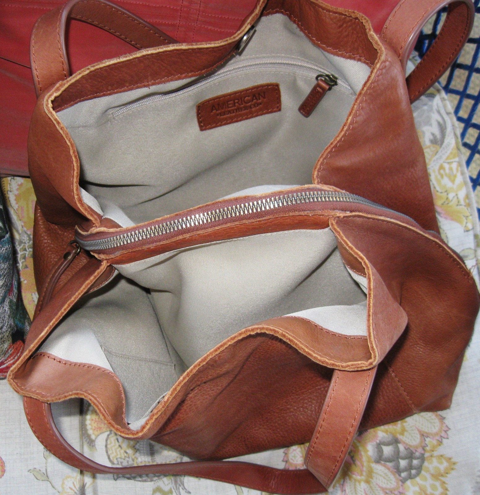 AMERICAN LEATHER CO. BROWN LEATHER PURSE HANDBAG 2 HANDLES SEVERAL COMPARTMENTS