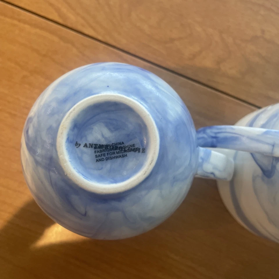 2 tazas Anthropologie ondas azules y blancas Foto 4 de 4