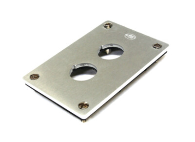 Klöckner-Moeller E2M Flush Mounting Plate / Einbau-Platte M22-XE5 72x105mm Ø23mm