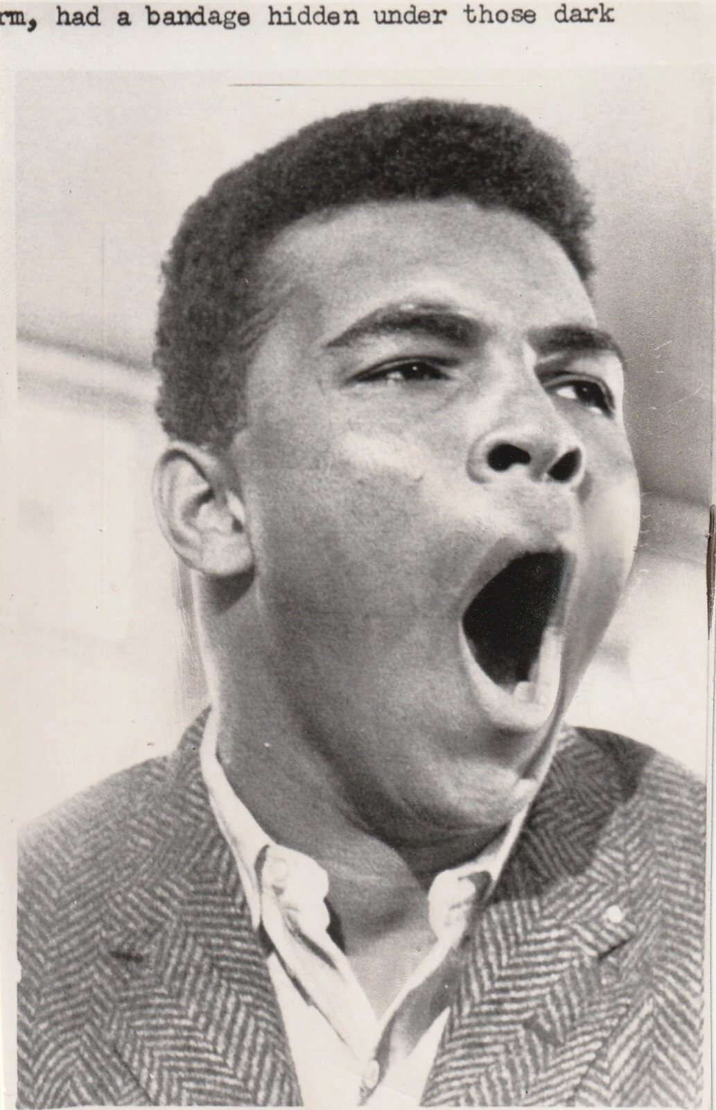 Cassius Clay aka Muhammad Ali ボクシングホーファー オリジナルワイヤー 写真 1964年2月28日 - 画像1/2