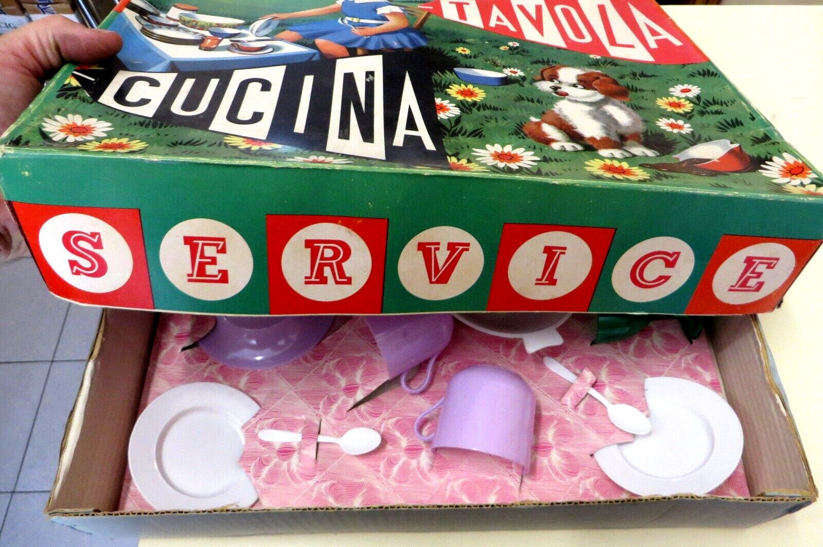 SET " TAVOLA CUCINA " SERVIZIO PIATTI TAZZE BICCHIERI GIOCATTOLO BAMBINA 1960 BV