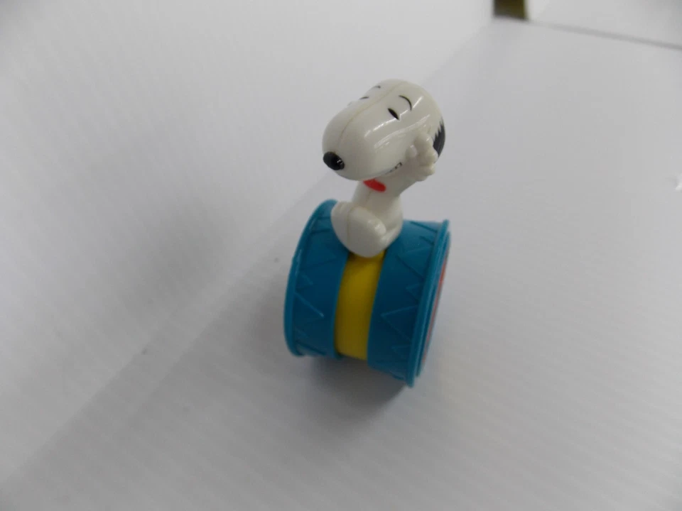 Wendy’s Kids Meal Snoopy & the Peanuts Gang Snoopy Wheel Wobbler Spinner 1998 - Image 4 of 4