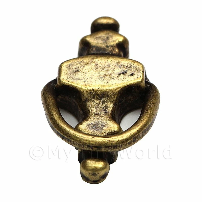 MYTINYWORLD Llamador de puerta de latón antiguo victoriano en miniatura para casa de muñecas