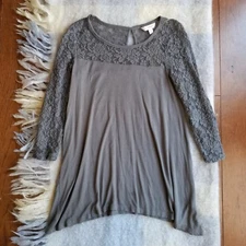 Charming Charlie Womens Lace 3/4 Sleeve Shirt Size Small Gray