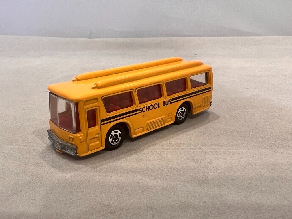 トミカ ふそう はとバス SCHOOL BUS No.1 1/147 Tomica Tomy No.1 Fuso Hato School Bus - Made in Japan S=1/147 Mint