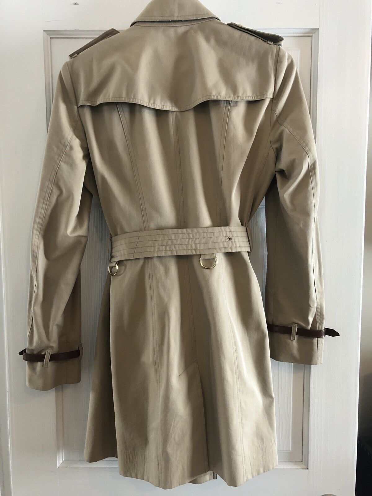 Burberry Heritage Trench Coat size US 10 leather strap gold button