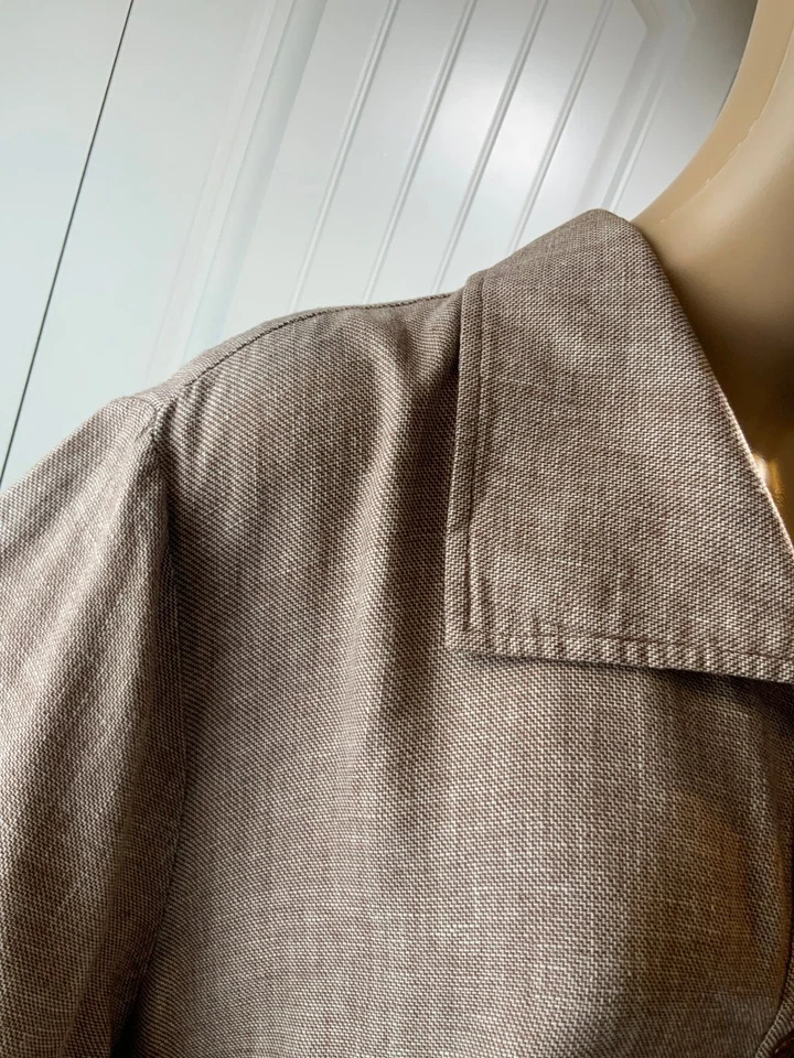 Camisa para mujer Maggie Barnes mezcla de lino tostada talla 3X cuello abotonado negocios Foto 4 de 4