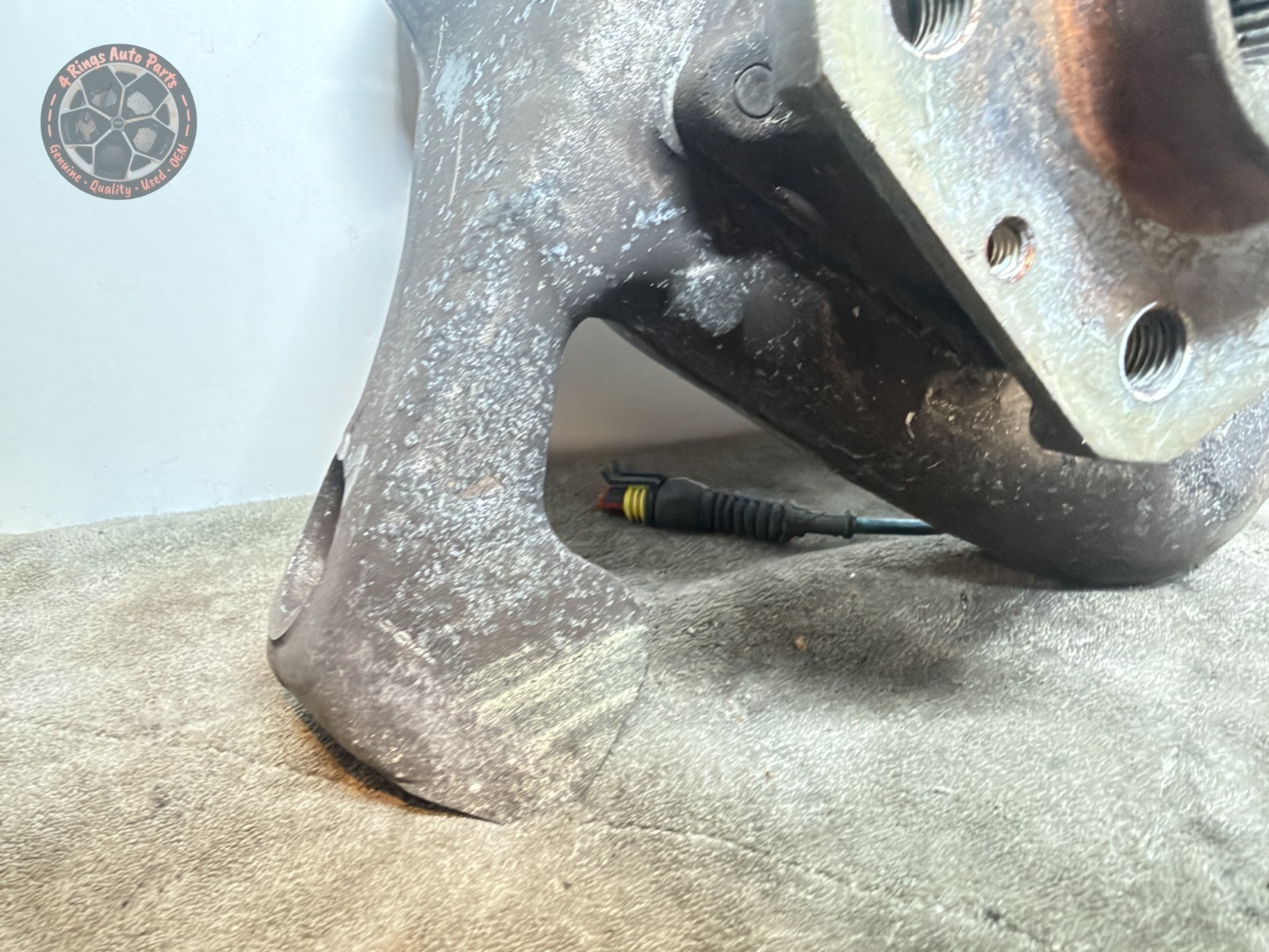Maserati Quattroporte 2003-2013 Front Left Steering knuckle