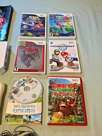 HUGE LOT Nintendo Wii HDMI Bundle 4 Controllers  with Games Donkey Kong Mario