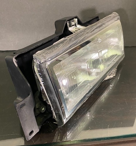89-90 CADILLAC DeVille Fleetwood Left Driver Headlamp Headlight Assembly - Picture 8 of 13