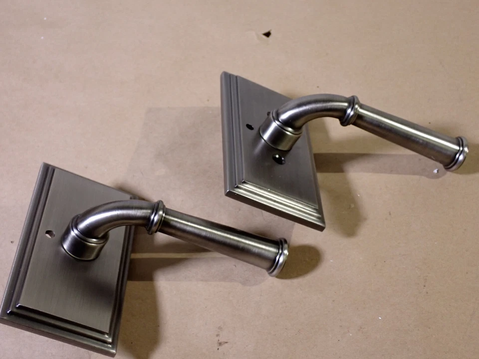 Grandeur 825349 Carre Solid Brass Right Handed Georgetown Lever Antique Pewter - Image 4 of 4