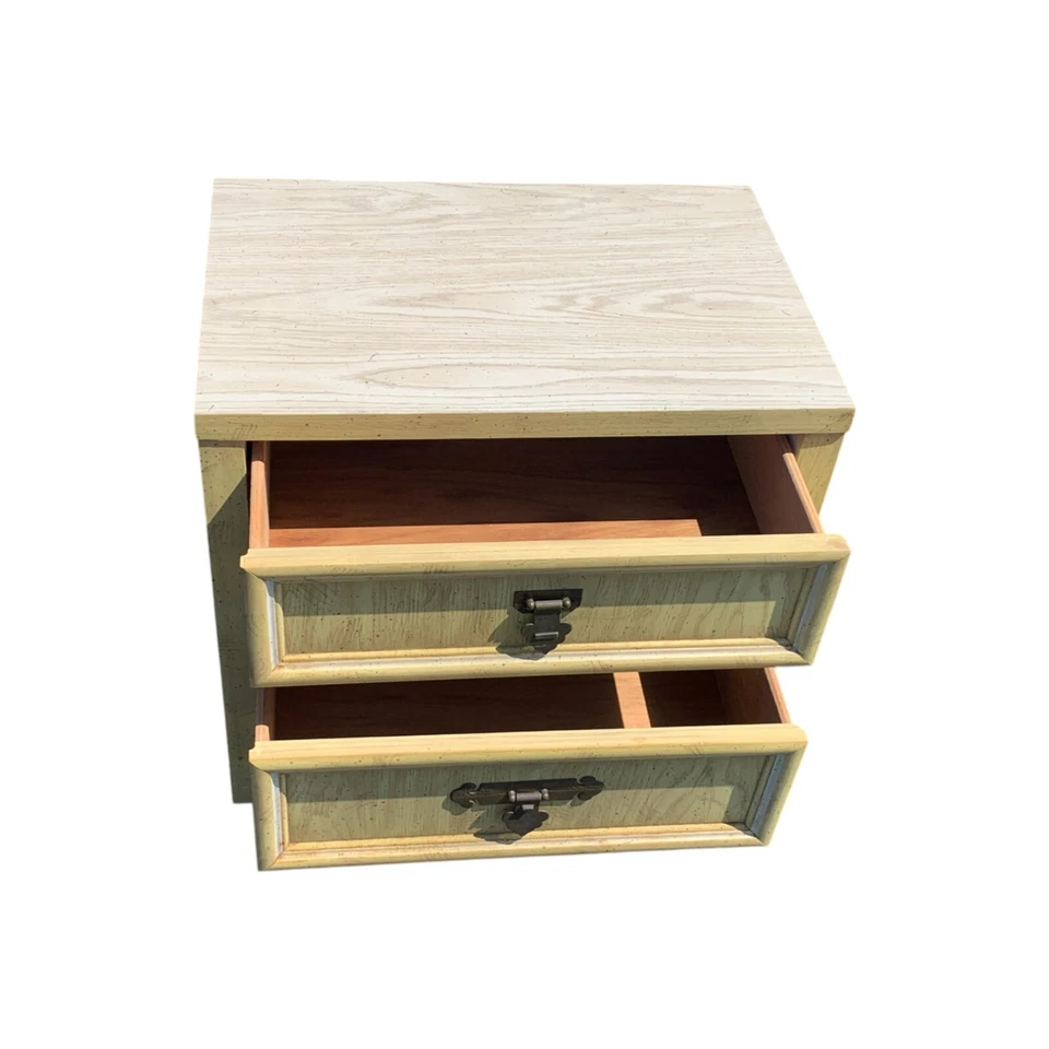 Mesita de Noche Dixie Shangri-La Chinoserie Calado Estado Original  Foto 3 de 4