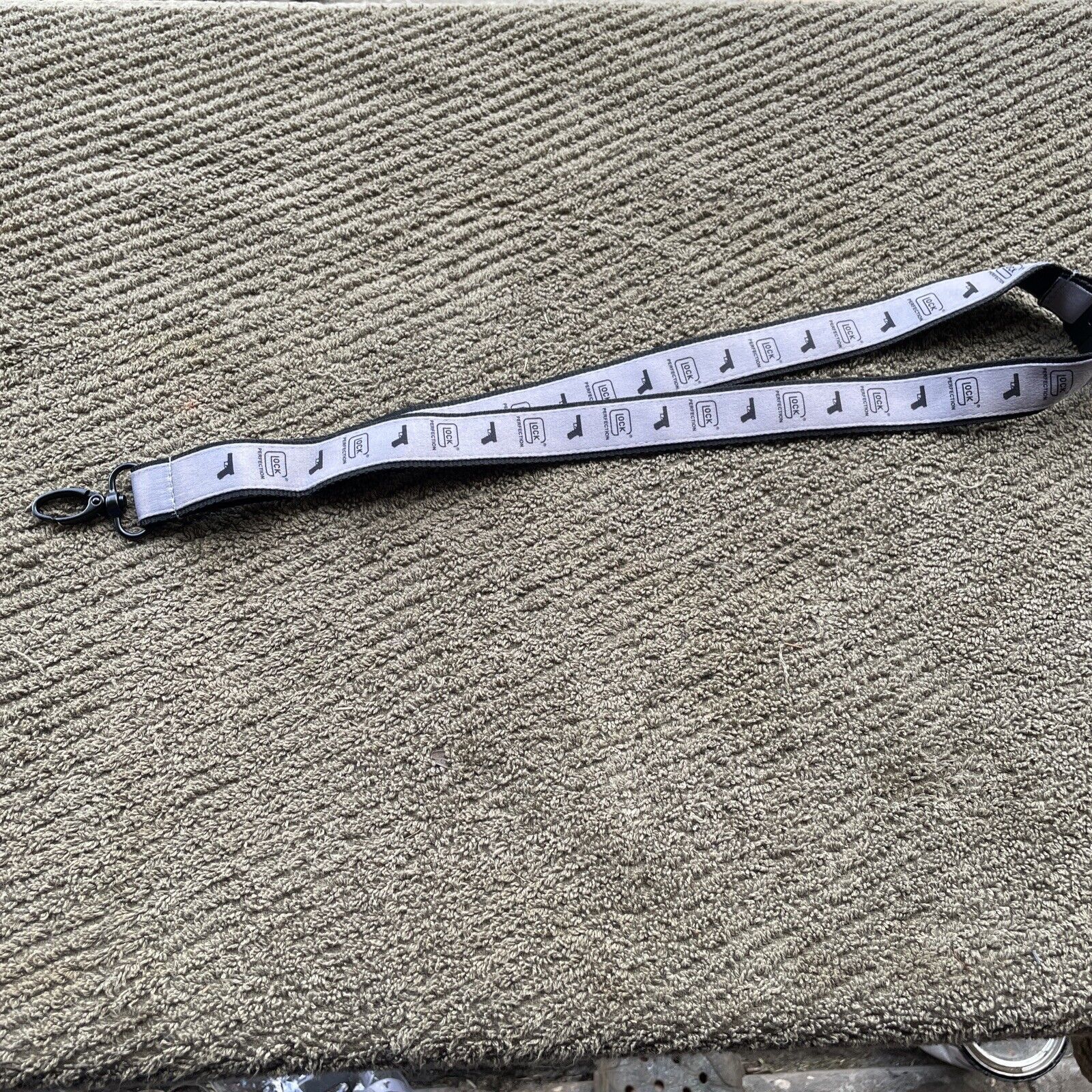 Glock LANYARD - Glock Perfection SILVER & BLACK with Clasp Free