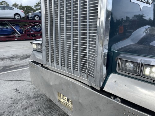 2015 Kenworth W900L Icon 900. Grille Insert