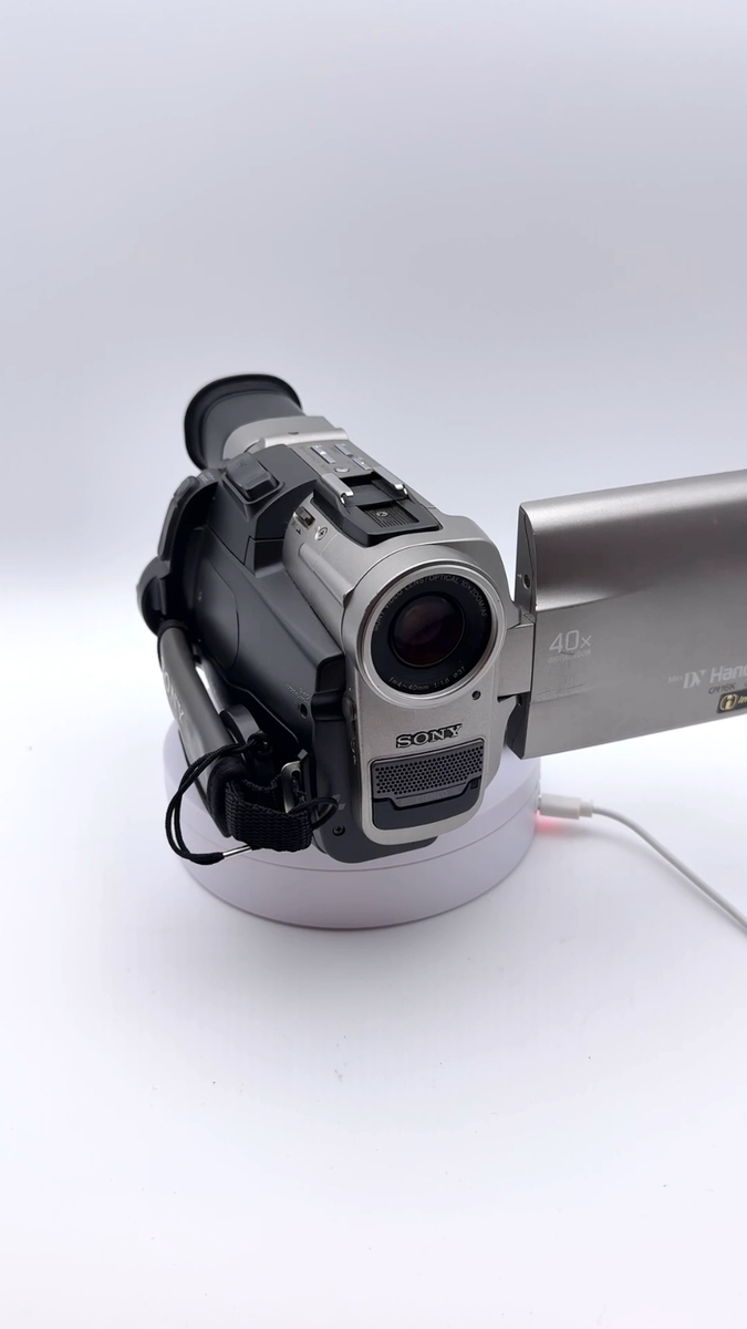Sony Handycam DCR-TRV7 MiniDV Digital Camcorder with Accessories