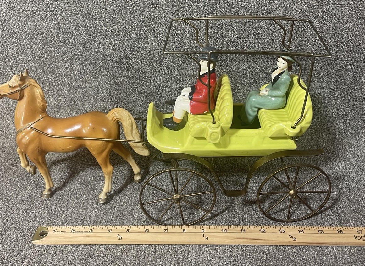 Vtg Metlox Pottery Poppytrail Horse Carriage Two Figures Driver Lady READ