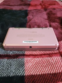 Nintendo 3DS Console (Pink Edition) W/Stylus, Charger and 2GB SD Card - TESTED