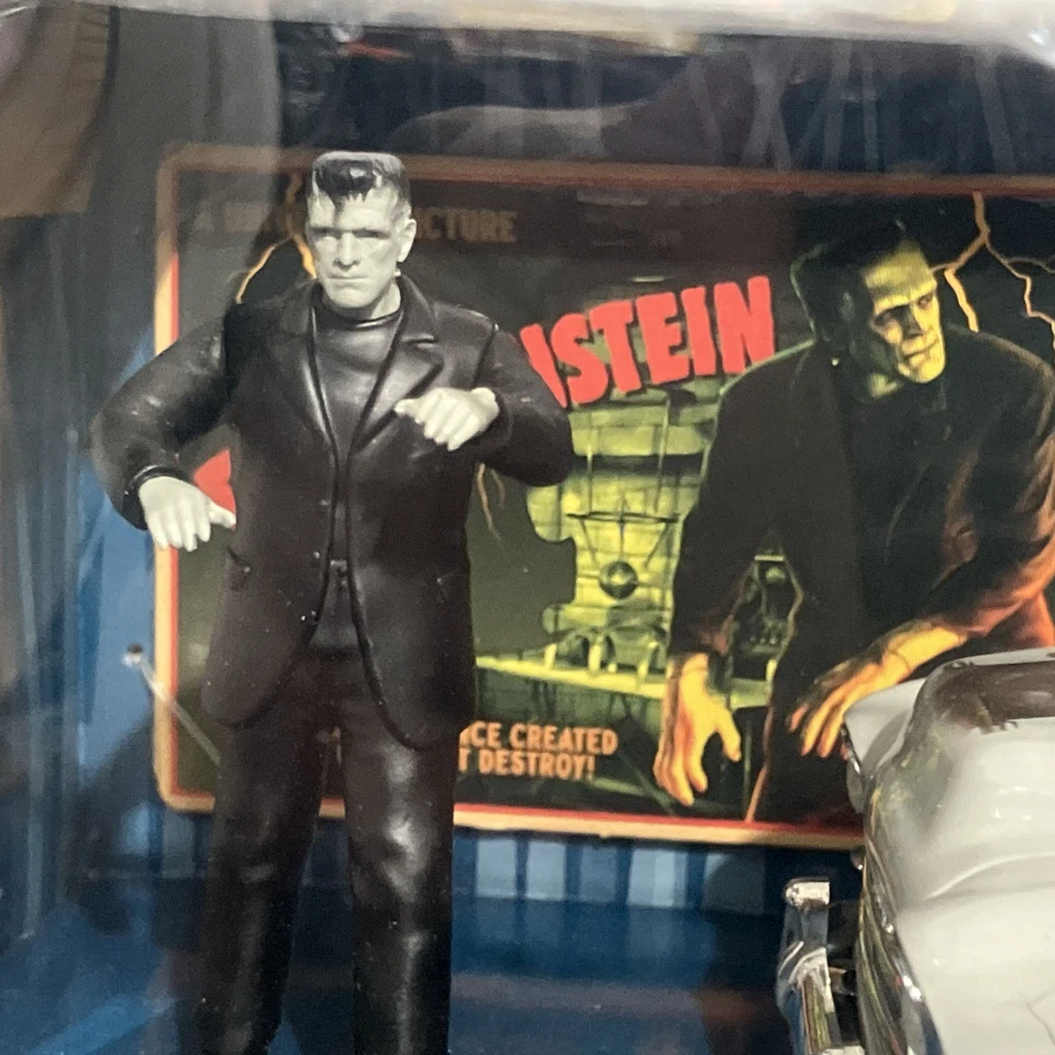 Jada Metals Die Cast FRANKENSTEIN & 1957 Chevy SUBURBAN 1:24 UNIIVERSAL MONSTERS - Image 4 of 4