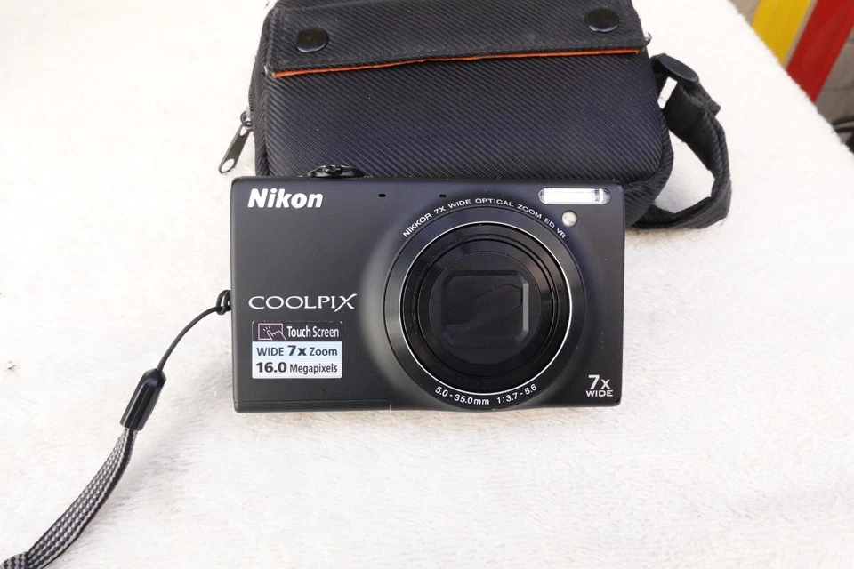 Nikon Coolpix S6100 16MP Digital Camera - Boxed (U), photo 1 of 5
