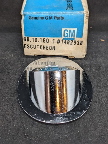 NOS 1966 1967 CADILLAC RIGHT SIDE WINDSHIELD WIPER BEZEL ESCUTCHEON 1482938 - Picture 4 of 5