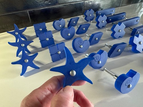 Vintage Lot of 27 Acrylic Resin Drawer Pulls/Handles~Cobalt Blue~Assorted shapes - Picture 2 of 11