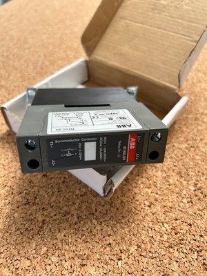 1 Stk. ABB Halbleiterschütz R100.20 1SAR111020R8607