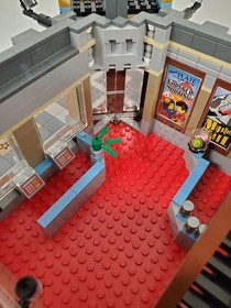 LEGO Creator Expert Palace Cinema 10232 - 100% Complete + Manuals RARE NICE