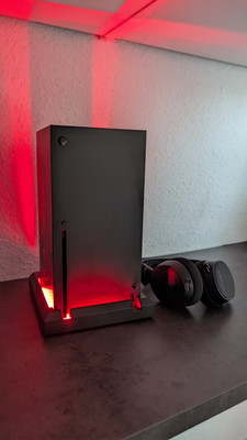Xbox Series X 1TB + SteelSeries Arctis 9X + WD_BLACK C50 1TB + Venom LED Ständer