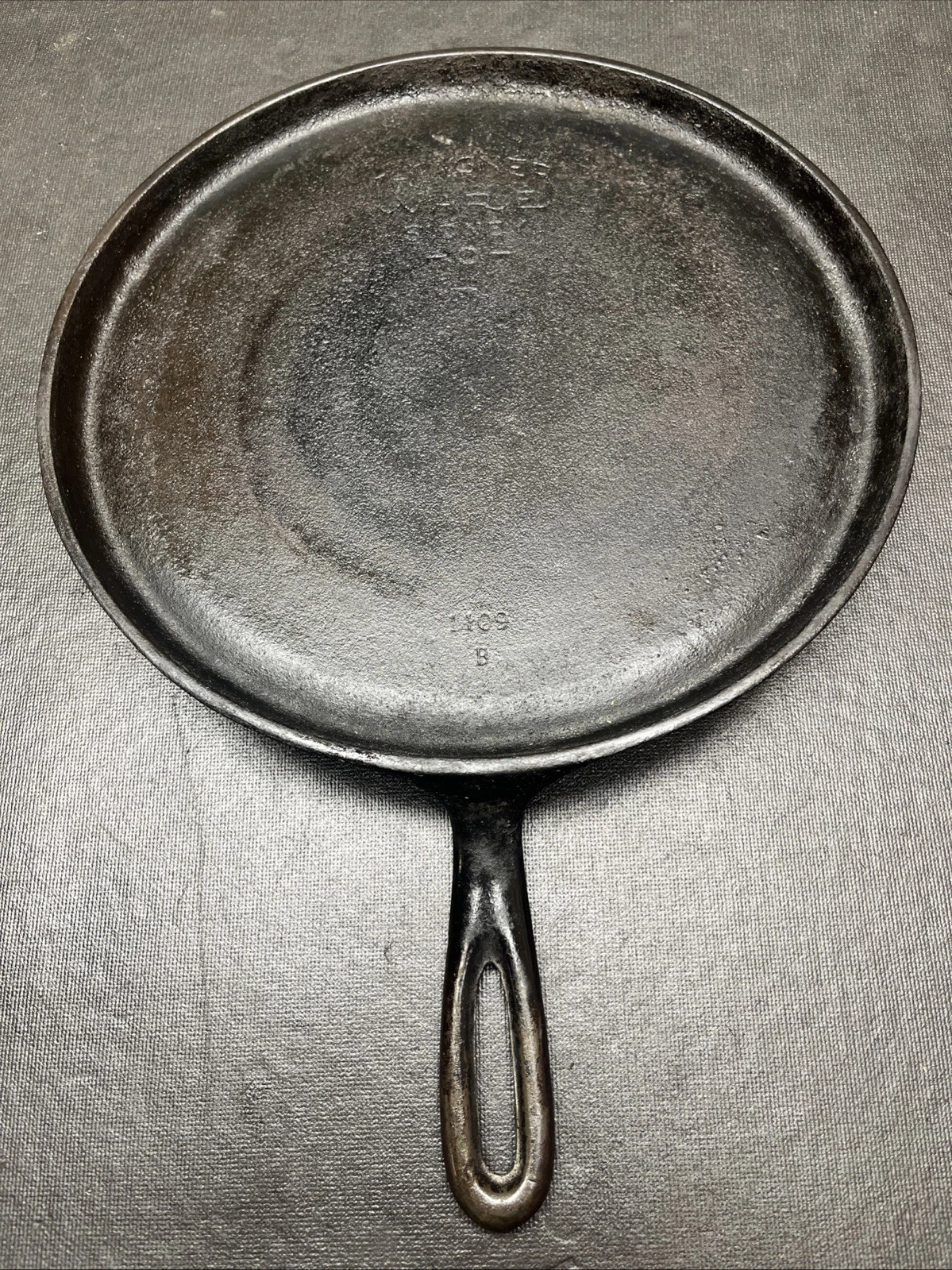 Vtg WAGNER WARE Sidney -0- 1109 B Round Griddle Cast Iron Skillet 10"
Opens in a new window or tab