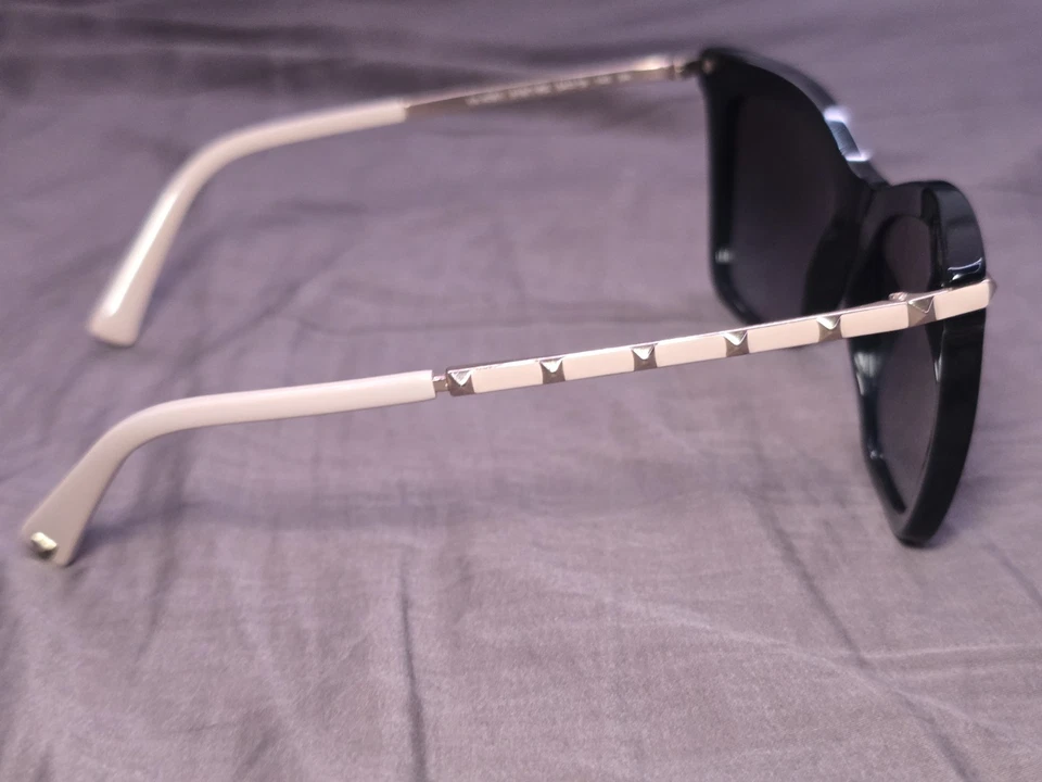 Gafas de sol para mujer Valentino Rockstud Foto 3 de 4