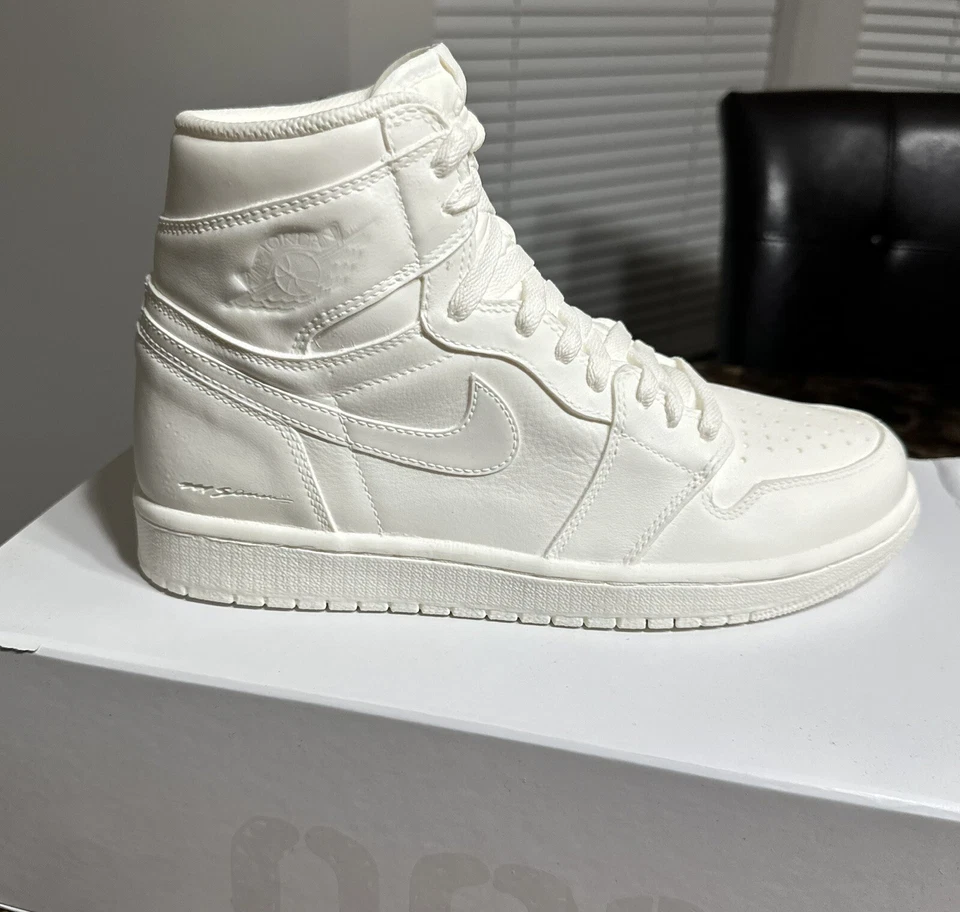 Matthew Senna Study 001 Estatua de Resina Jordan 1 Retro Alto OG Chicago Foto 2 de 4