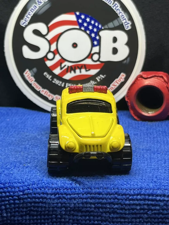Volkswagen Beetle Desert Rescue años 60 Matchbox 4x4 amarillo fundido a presión 1:64 casi nuevo estado Foto 2 de 4