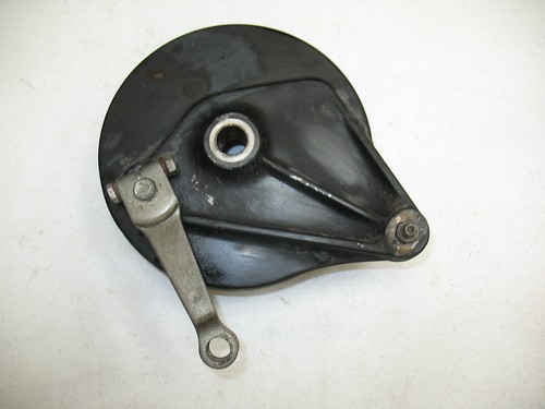 1982 HONDA CM450 REAR WHEEL RIM BRAKE PLATE + GOOD LEVER - GOOD BRAKE STAY BAR - 第 1/7 張圖片