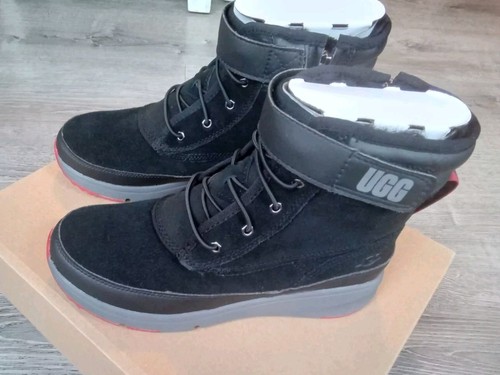 UGG Youth Size 5 K Arren Weather Boys Boots Black Junior Winter Boot 1132270k