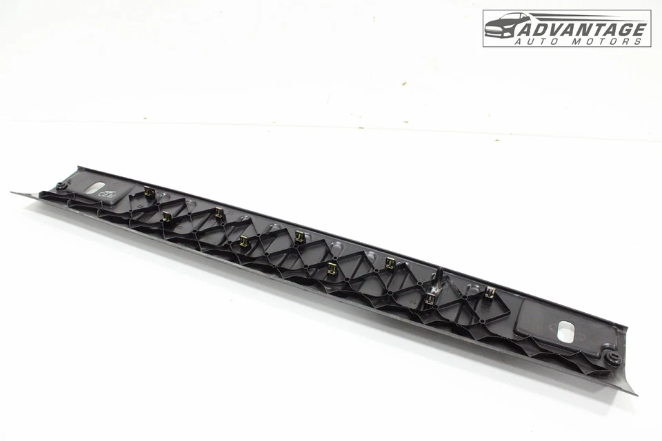 2005 HUMMER H2 TAILGATE LIFTGATE TRUNK SILL SCUFF PLATE TRIM COVER PANEL OEM - Image 4 of 4