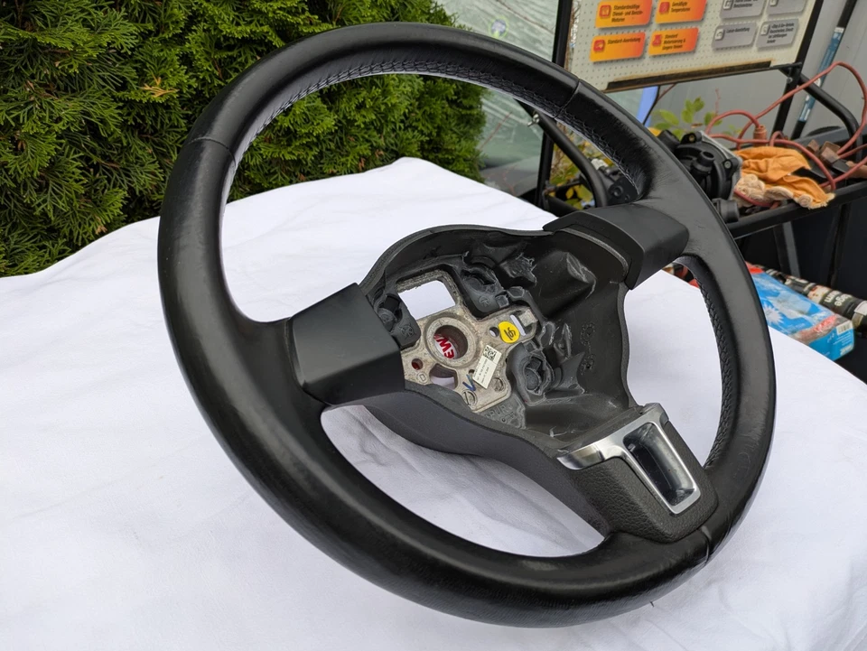 VW Golf VI 6 5K Lederlenkrad 3-Speichen Lenkrad 5K0419091J Original - Bild 2 von 4