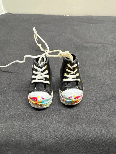 MGA Entertainment Rainbow High Mini Accessories Studio Amaya Converse Sneakers