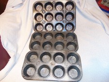 3 teglie muffin cupcake metallo vintage 2 cialde Ekco e 1 Bake King martellate