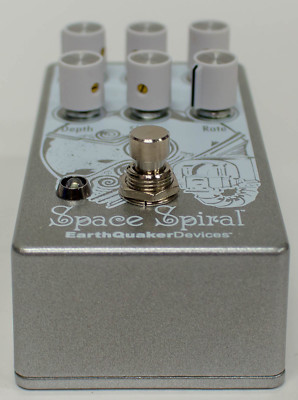 Earthquaker Devices Space Spiral V2 Modulated Delay Guitar Effect