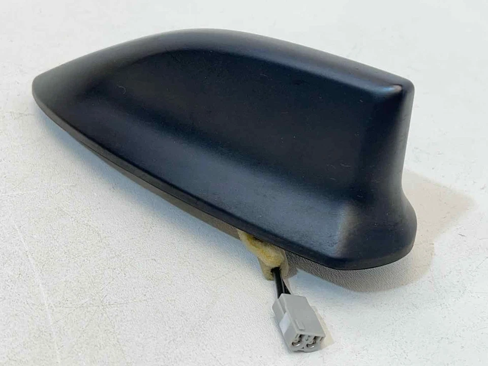 Se adapta a SUBARU LEGACY OUTBACK 2016-2019 radio de techo antena aleta de tiburón negra OEM Foto 3 de 4