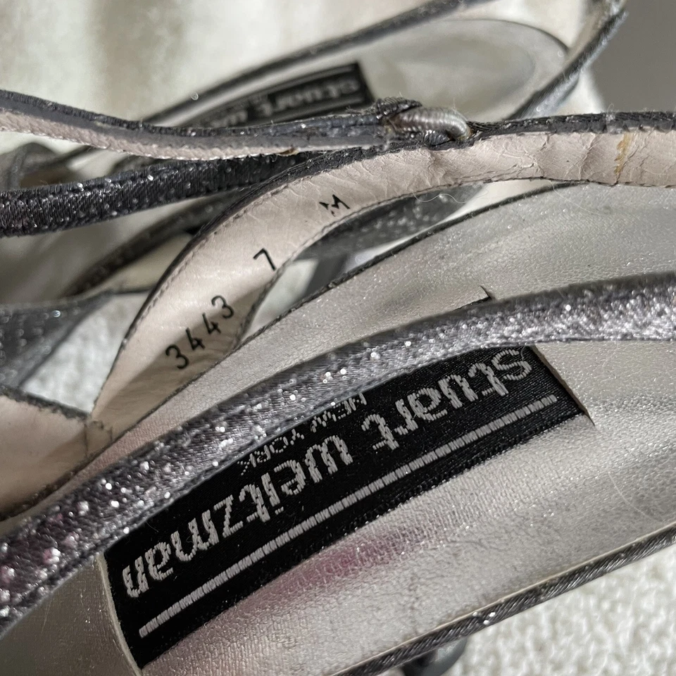 Tacones de Colección Stuart Weitzman Brillo Talla 7M Plateados Formales Foto 4 de 4