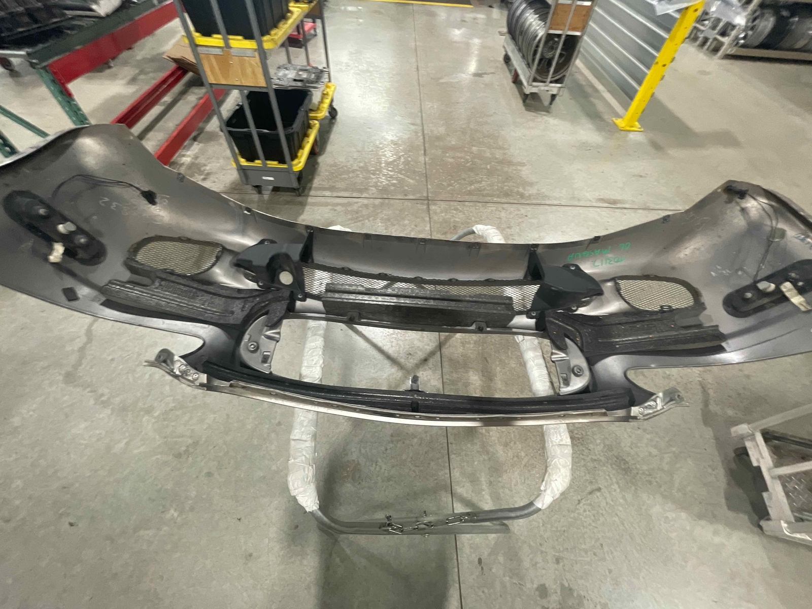 2006 MASERATI QUATTROPORT OEM Front Bumper Assembly 226686 Nuvolari 67069000